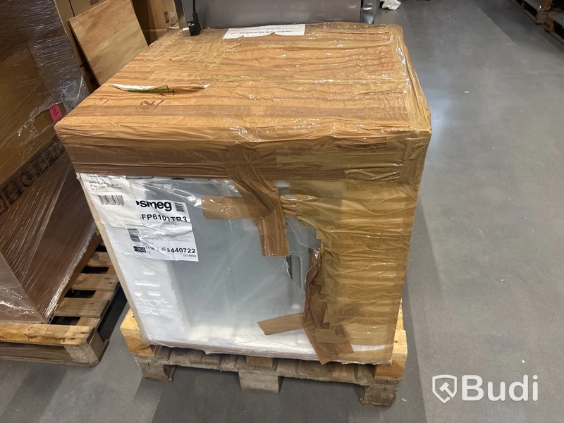 Termoventilerad ugn Smeg 60 cm Svart Linea SFP6101TB3
