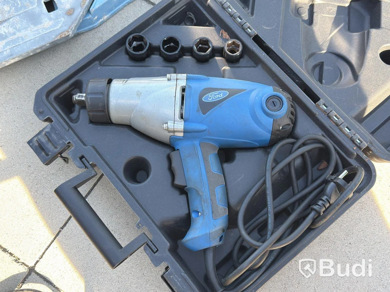 Tool lot - Sigma tile cutter, impact wrench, reciprocating saw and 2 kW fan heater