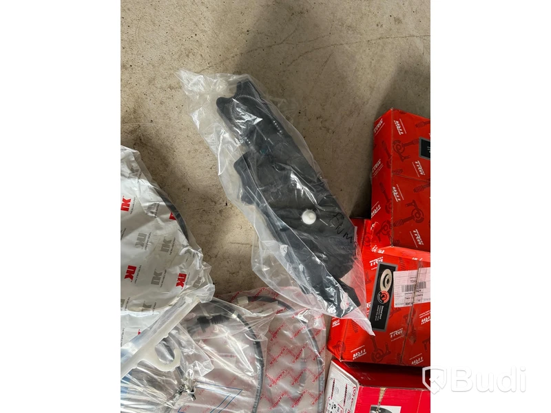 Lot of car spare parts, various makes