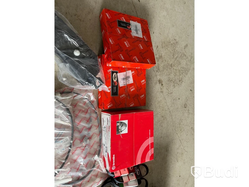 Lot of car spare parts, various makes