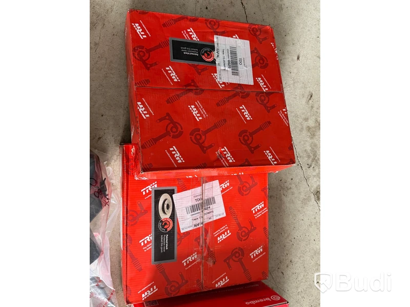 Lot of car spare parts, various makes