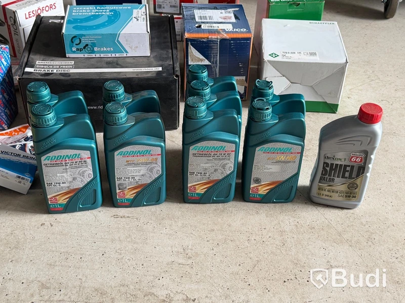 Lot of car spare parts, various makes