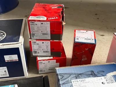 Lot of car spare parts, various makes