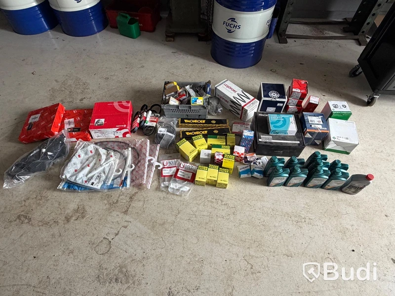 Lot of car spare parts, various makes