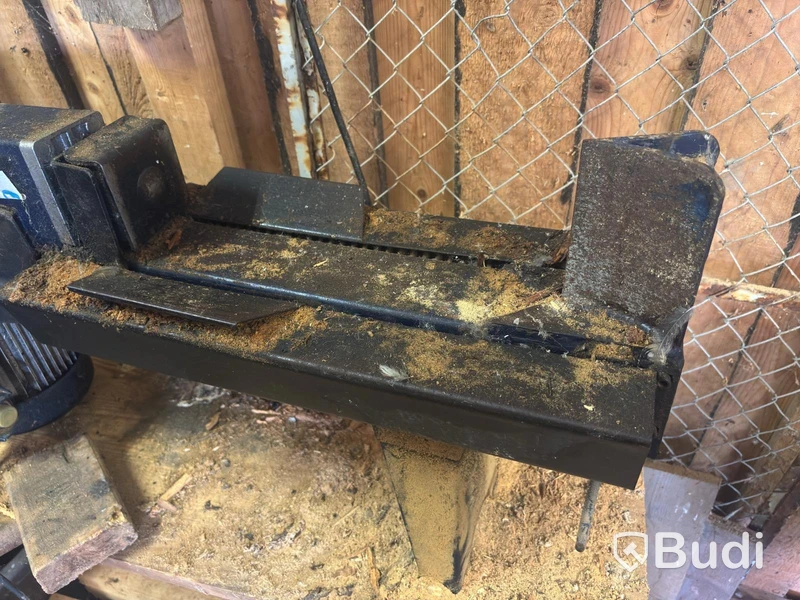 Wood splitter, log saw and table saw