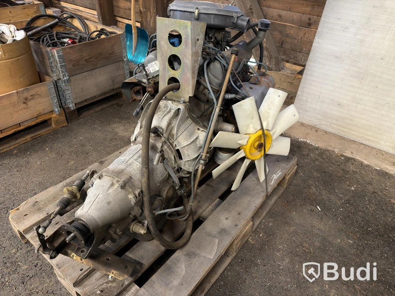Ford V6 engine with gearbox