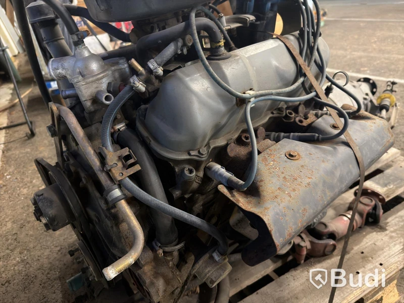 Ford V6 engine with gearbox