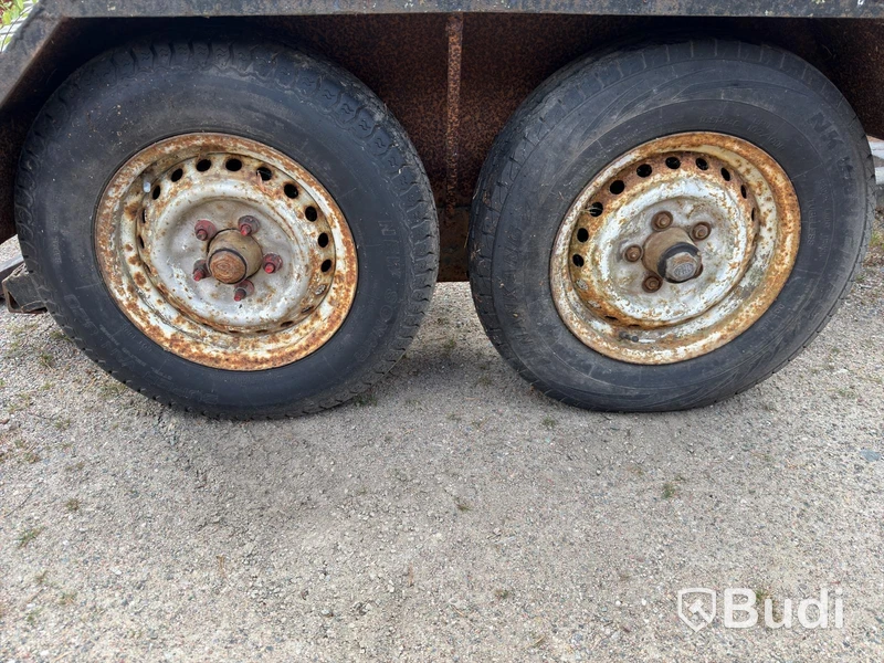 Maskintrailer – Boggie med ledad dragstång