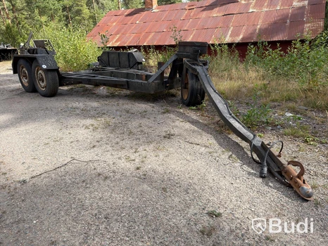 Maskintrailer – Boggie med ledad dragstång