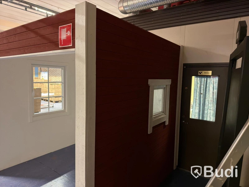 Showroom / Display module – Freestanding – Approx. 2.76 x 2.49 m