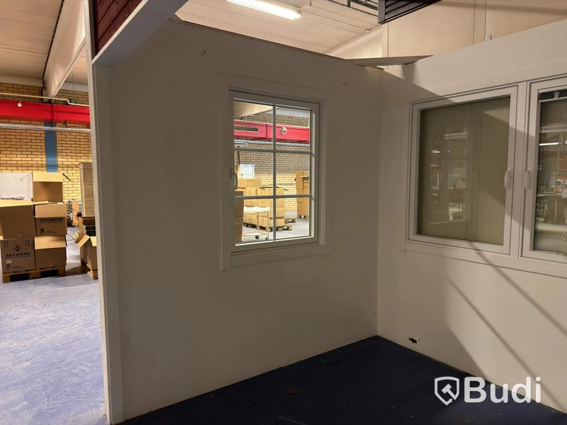 Showroom / Display module – Freestanding – Approx. 2.76 x 2.49 m