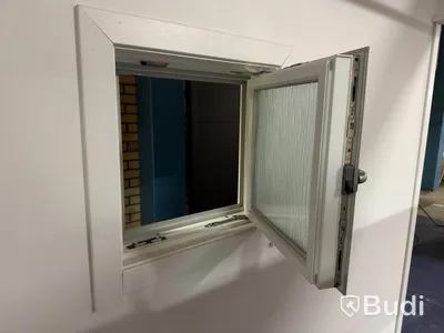 Showroom / Display module – Freestanding – Approx. 2.76 x 2.49 m