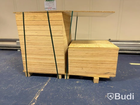Plywoodskivor – Ca 150 st – 790 × 790 × 10 mm