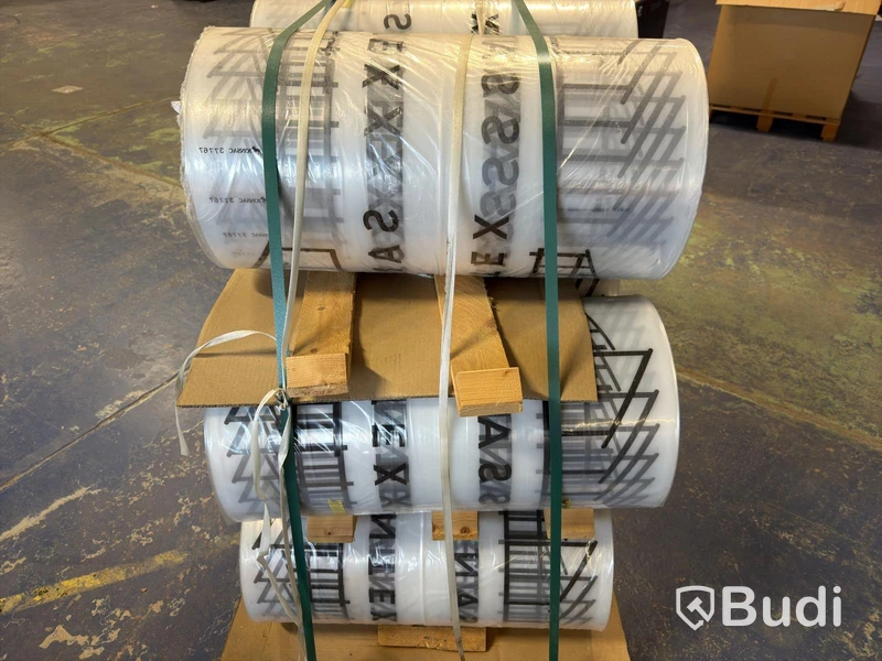 Plastic sheeting on rolls – approx. 710 metres
