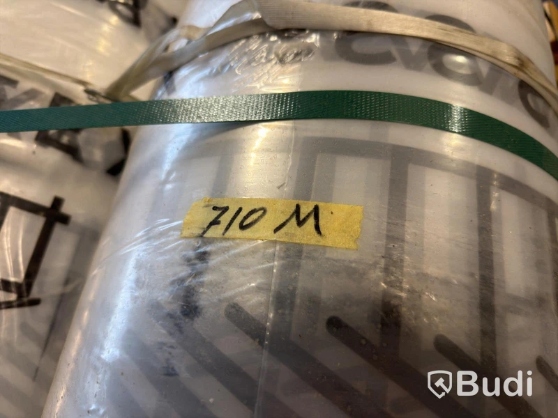 Plastic sheeting on rolls – approx. 710 metres