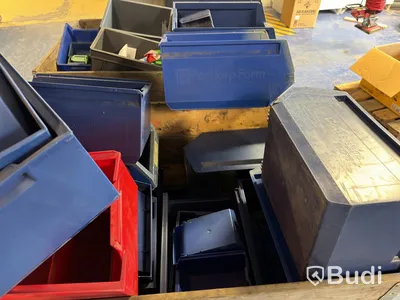 Lot of plastic crates/storage bins – Mixed sizes