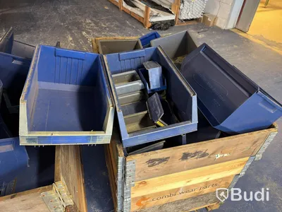 Lot of plastic crates/storage bins – Mixed sizes