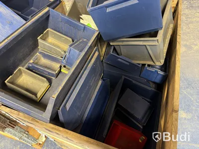 Lot of plastic crates/storage bins – Mixed sizes