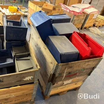 Parti plastbackar/lagerlådor – Blandade storlekar