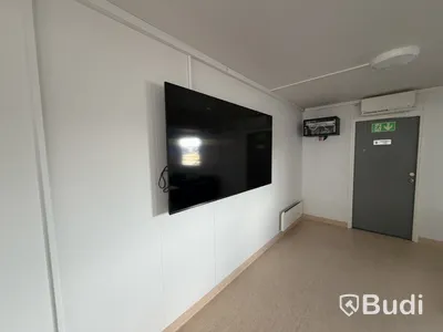 Bodetablering/Servicelänga bestående av 9 st bodar. Kök, samfällighetsytor samt tvättstuga. Etablering: Dublin