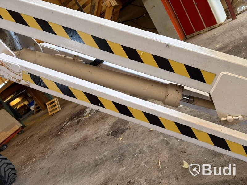 Bomlift JLG 460SJ 2003 | 4 144 h | Ny servad