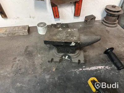 Svetsstation Telwin på arbetsbänk