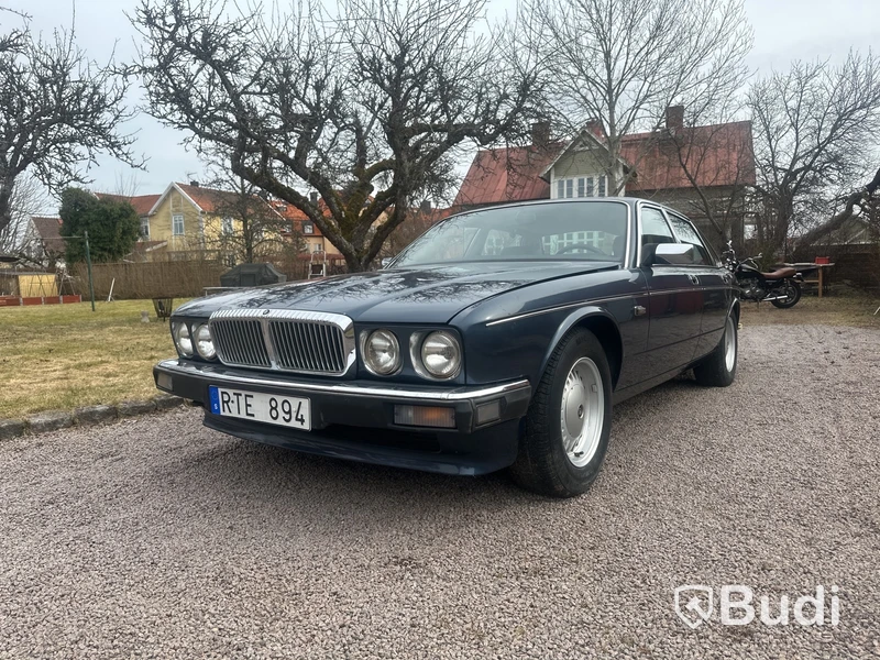 DAIMLER / JAGUAR XJ40 -1989