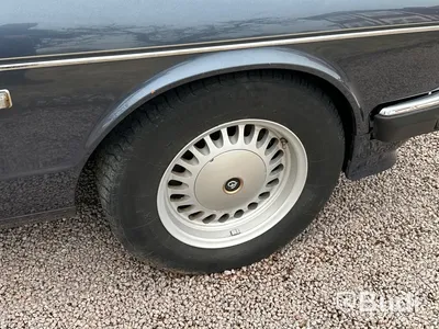 DAIMLER / JAGUAR XJ40 -1989