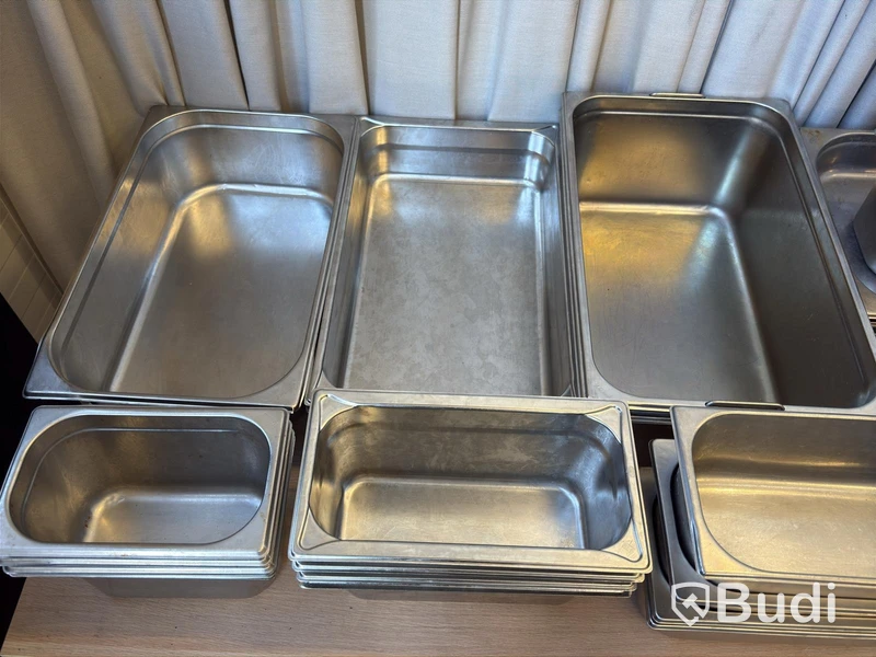 39 stainless steel food pans