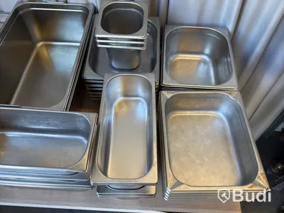 39 stainless steel food pans