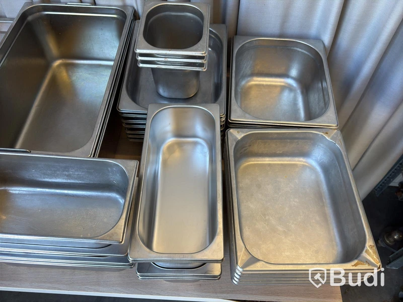 39 stainless steel food pans
