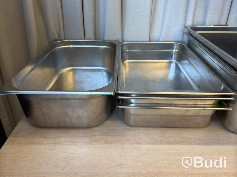 39 stainless steel food pans