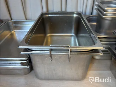 39 stainless steel food pans