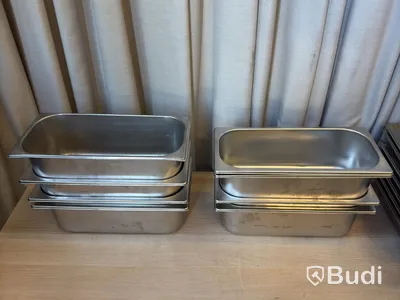 39 stainless steel food pans