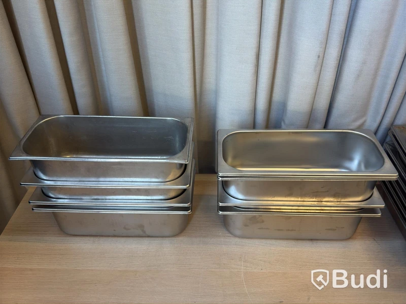39 stainless steel food pans