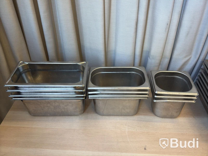 39 stainless steel food pans