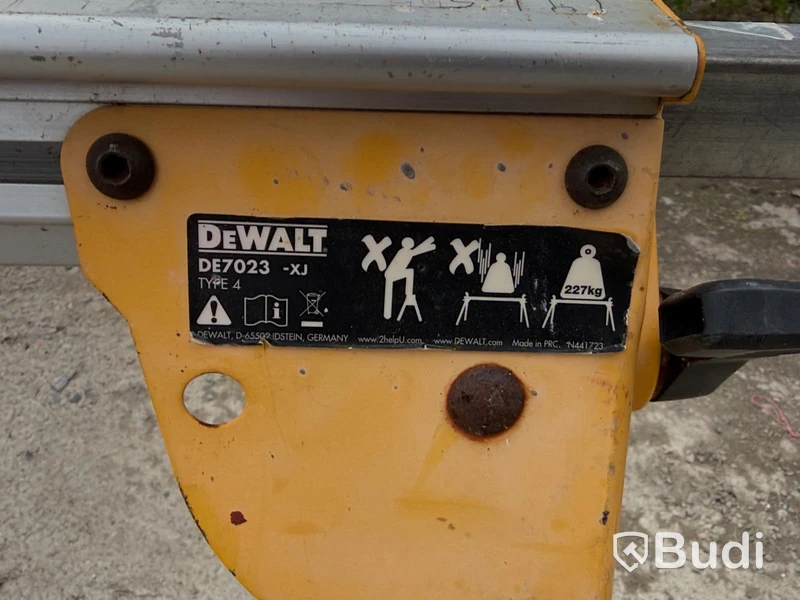 Kap-/gersåg DeWalt DW777-QS, med stativ