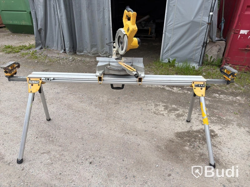 Kap-/gersåg DeWalt DW777-QS, med stativ