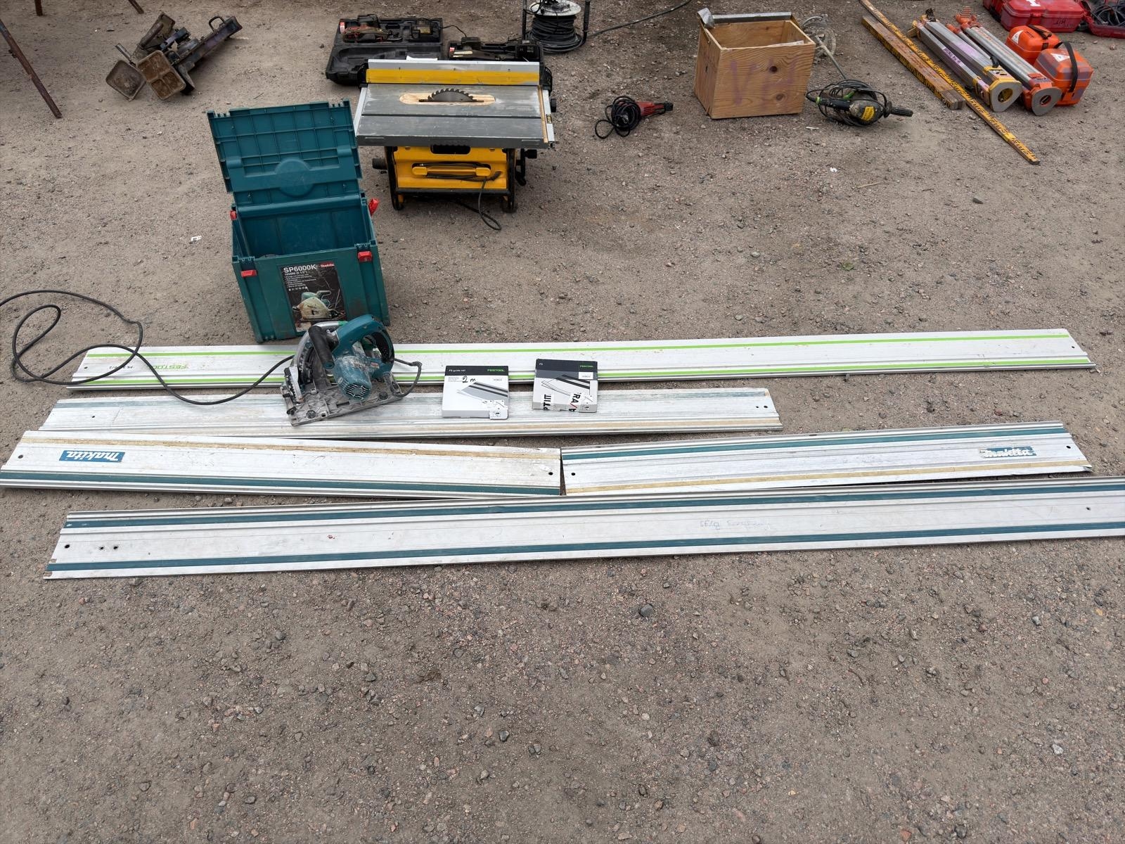 Makita plunge saw with guide rails