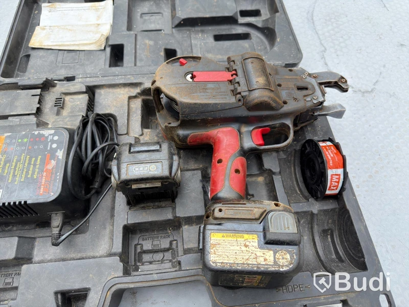 MAX RB398 rebar tying tool, with charger and battery