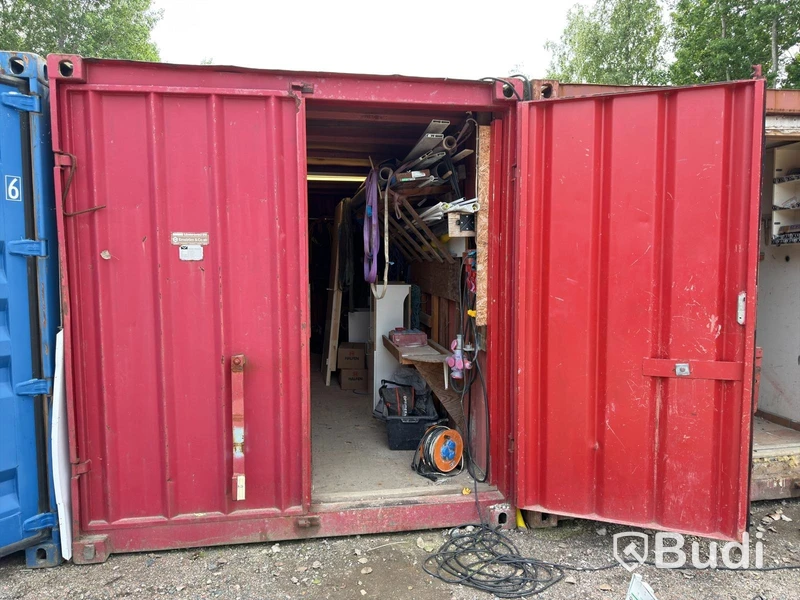 20-fots container med innehåll