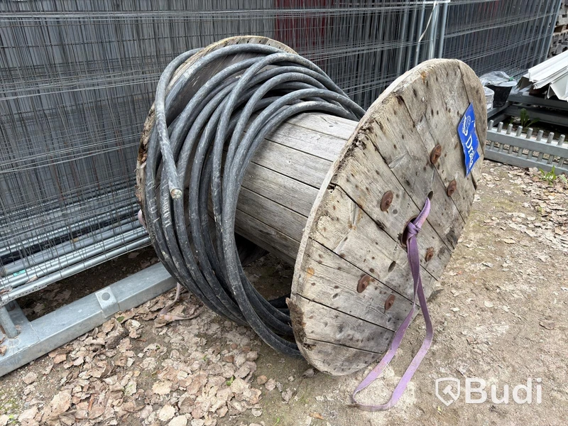 Kabel på rulle ca 50 m