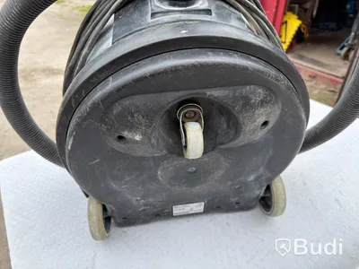 Nilfisk GD 930 Vacuum Cleaner, 1000 W