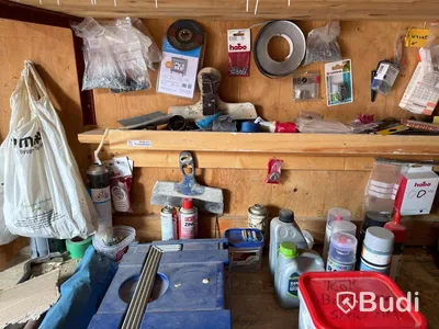 20-fots container med innehåll.