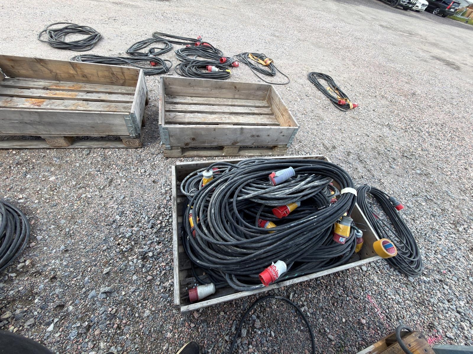 Electrical cables (large lot)