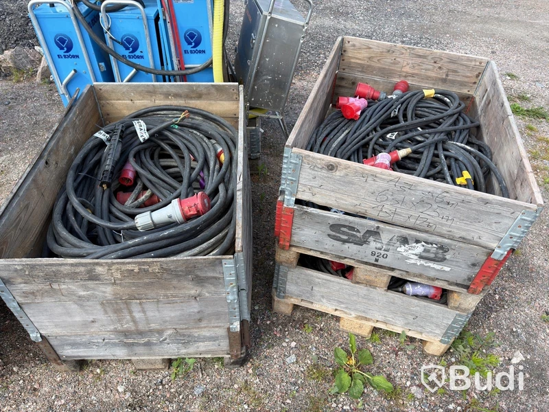 Large lot of electrical cables