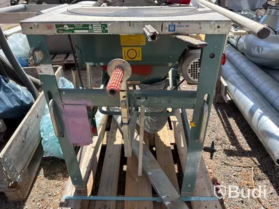 Gjerde saw with roller tables & dust extractor