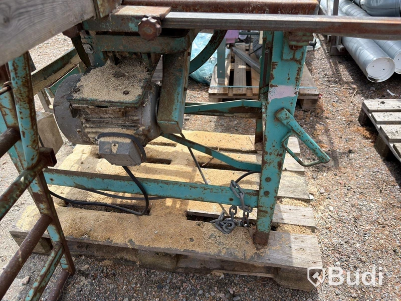 Site saw with roller table