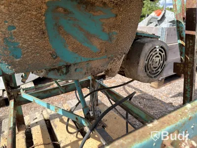Site saw with roller table