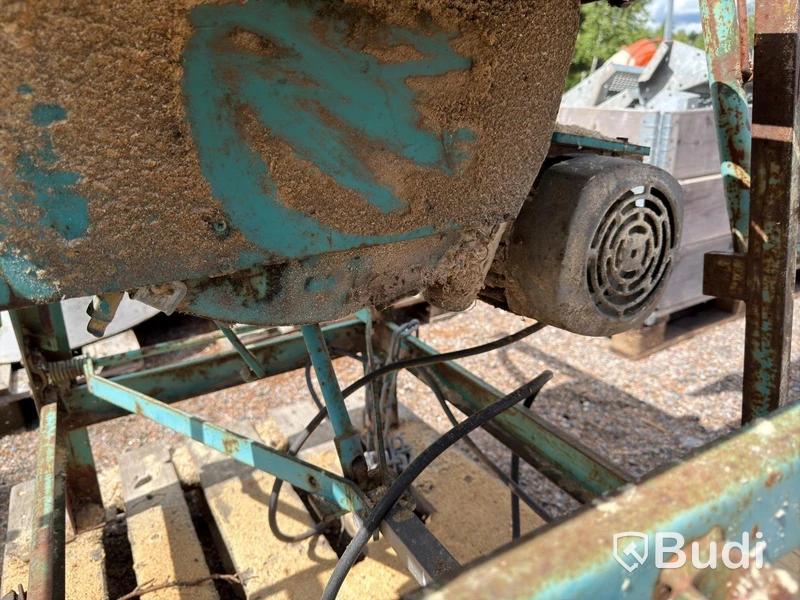 Site saw with roller table